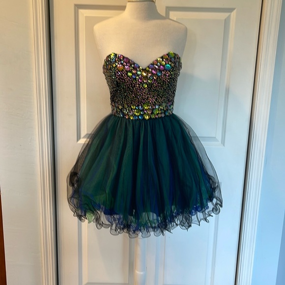 Tony Bowls formal - Picture 1 of 5